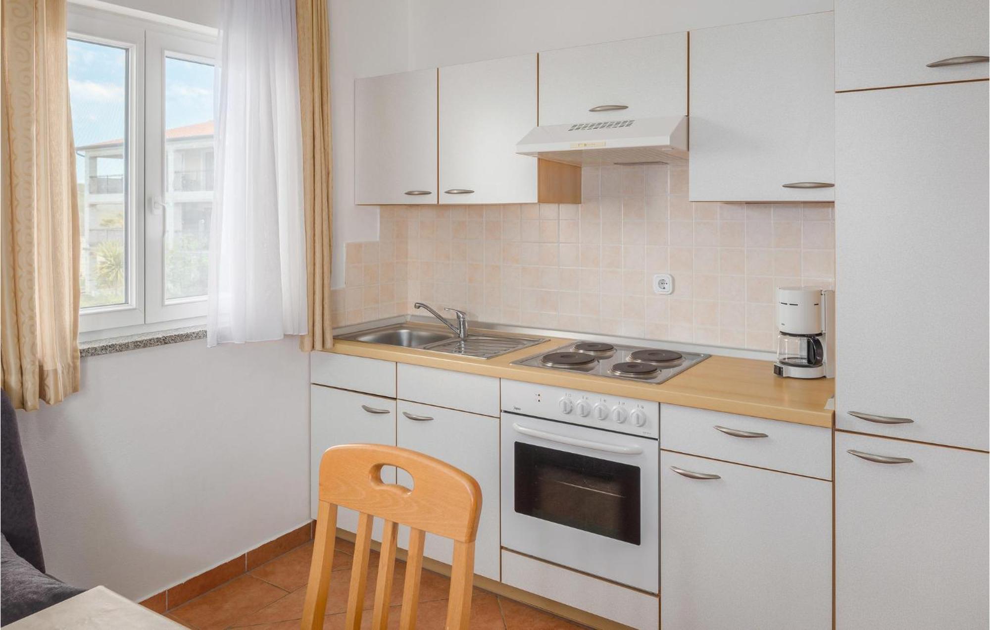 1 Bedroom Beautiful Apartment In Poreč Buitenkant foto