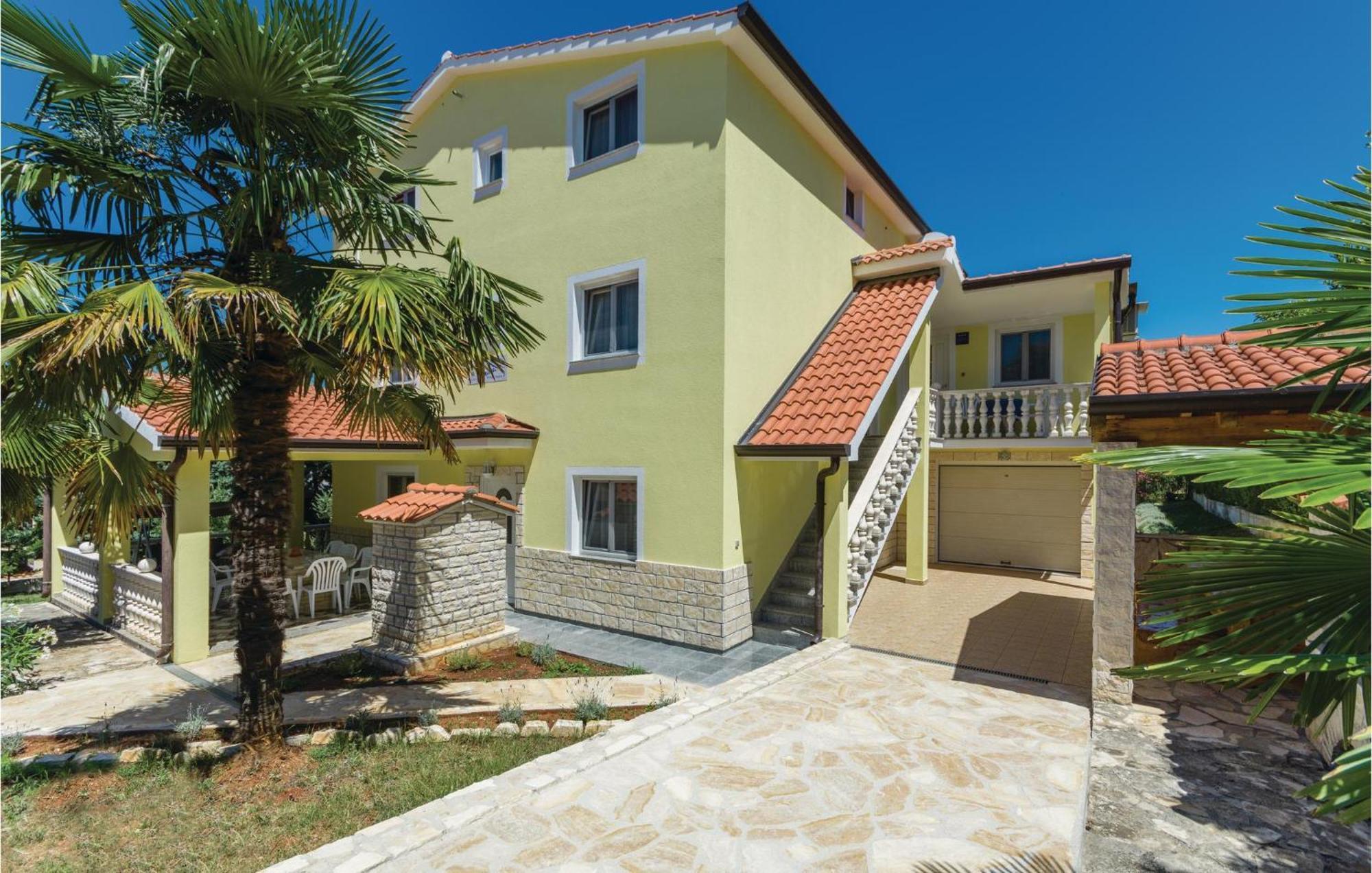 1 Bedroom Beautiful Apartment In Poreč Buitenkant foto